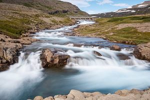 Waterfall at the west fjords of Iceland von Menno Schaefer