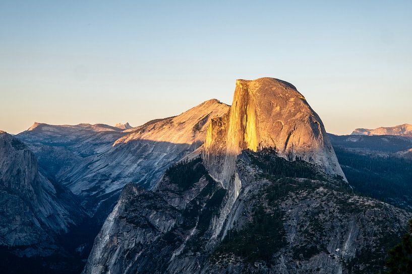 Late afternoon in Yosemite with a view of Half Dome by Joost van Rekum