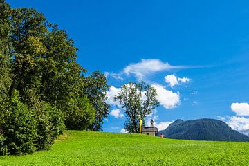 Vue sur la chapelle de Kirchleitn dans le Berchtesgadener Land sur Rico Ködder