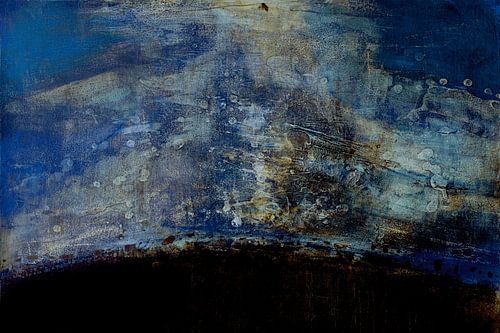 Abstracte landschapsafdruk in diepblauw en oker