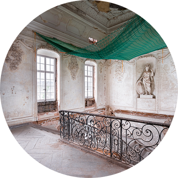 Verlaten Trap in Balzaal. van Roman Robroek - Foto's van Verlaten Gebouwen