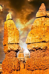 Naturwunder Hoodoos mit Gewitterwolken am Bryce Canyon Nationalpark in Utah USA