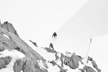 Alpinisten op de Aiguille du Midi, Mont-Blanc van Hozho Naasha