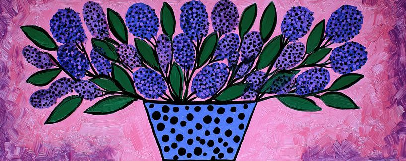 Lila Blumen | Bold Blooms in blauer Vase von Blumen Studio