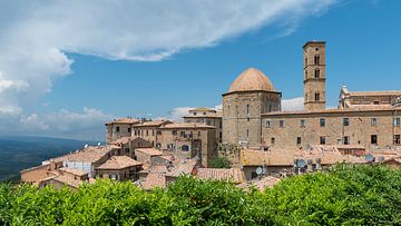 Volterra skyline van Mark Bolijn