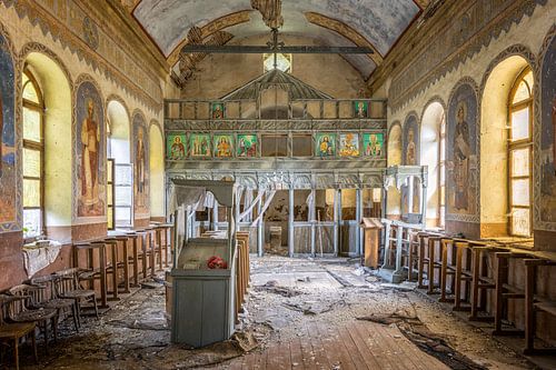 Verloren plaats - Verlaten kerk in Oost-Europa
