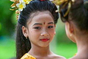 Indonesien, Junge traditionelle Balinesische Tänzer