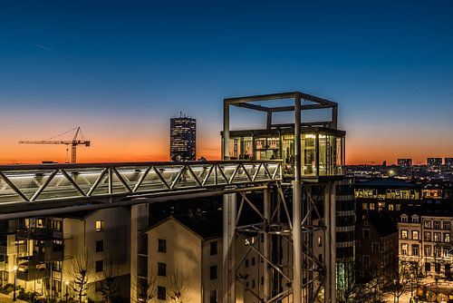 Der Poelaert-Platz bei Sonnenuntergang