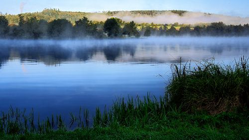 Mistige ochtend bij de Kratzmühlsee in het Altmühltal