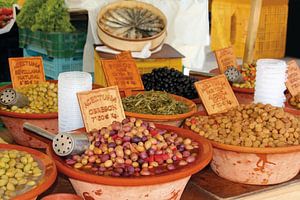 Oliven und spanische Tapas