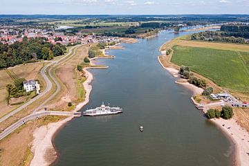 Luchtfoto Wijk bij Duurstede aan de rivier de Lek in Nederland van Eye on You