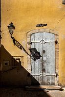 Schaduwspel met deur en lamp | Provence