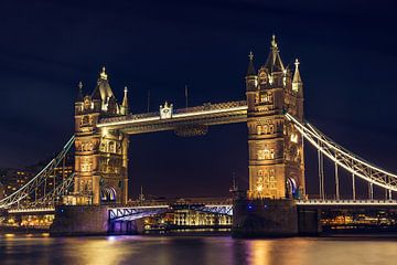 Light over the Thames by Thomas van de Meeberg