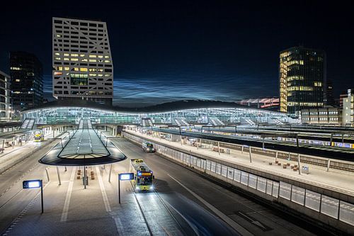 Dansende wolken boven Utrecht Centraal