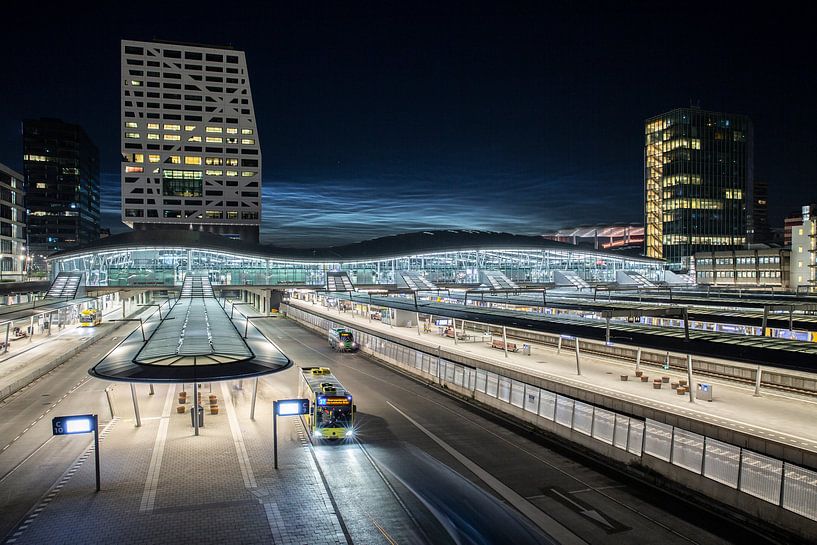Dansende wolken boven Utrecht Centraal van De Utrechtse Internet Courant (DUIC)