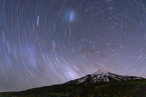 Sterrenhemel boven een Vulkaan in Chili