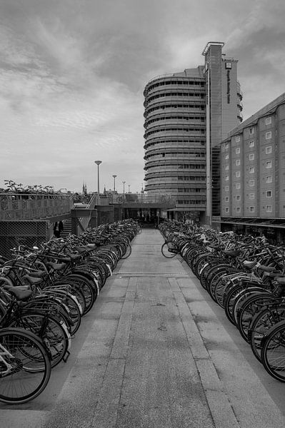 Remise à bicyclettes Gare centrale d'Amsterdam par Peter Bartelings