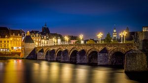 St.Servaos Brögk, Mestreech - Sint Servaas Brücke, Maastricht - Blaue Stunde von Teun Ruijters