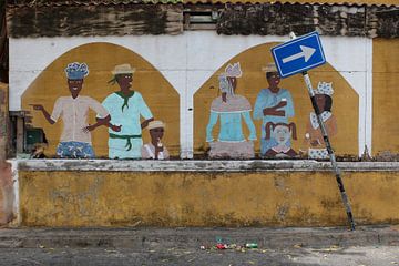 muurschildering in een straat in willemstad op curacao van Frans Versteden