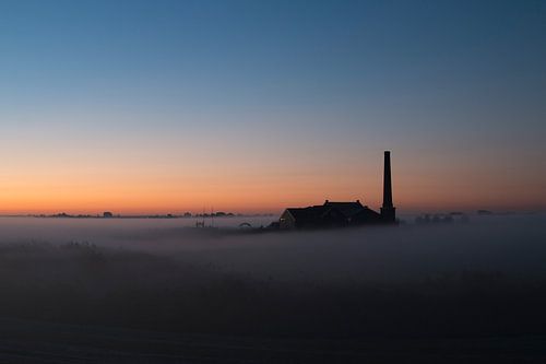 Steam pumping station Arkemheen in morning fog