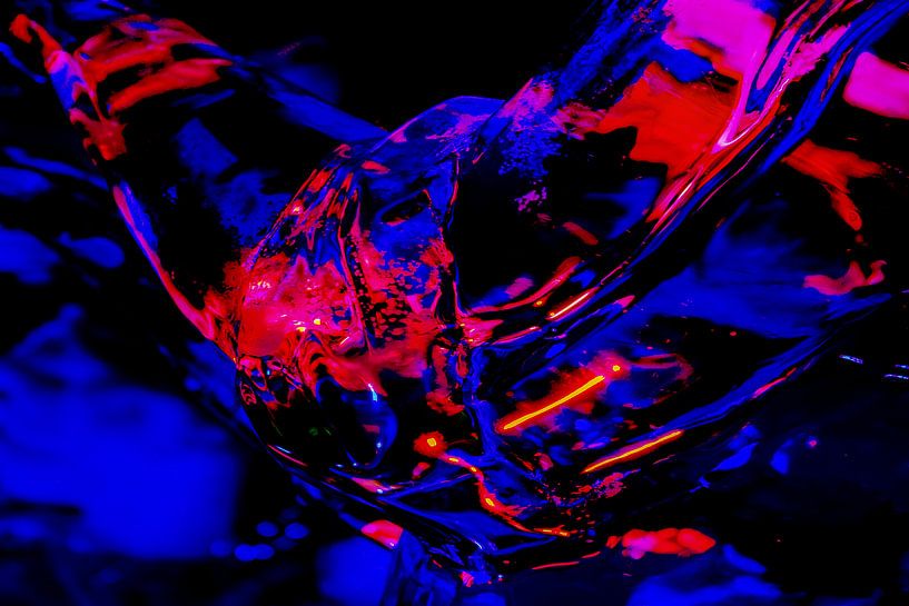 Implosie van rood en blauw IJs par Alice Berkien-van Mil