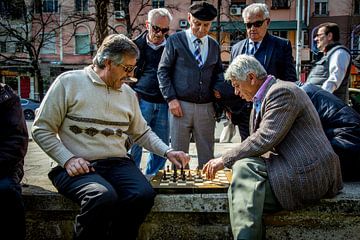 Old men playing Chess van Julian Buijzen