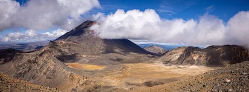 Tongariro, vulkanen en wolken in het noorden van Nieuw-Zeeland