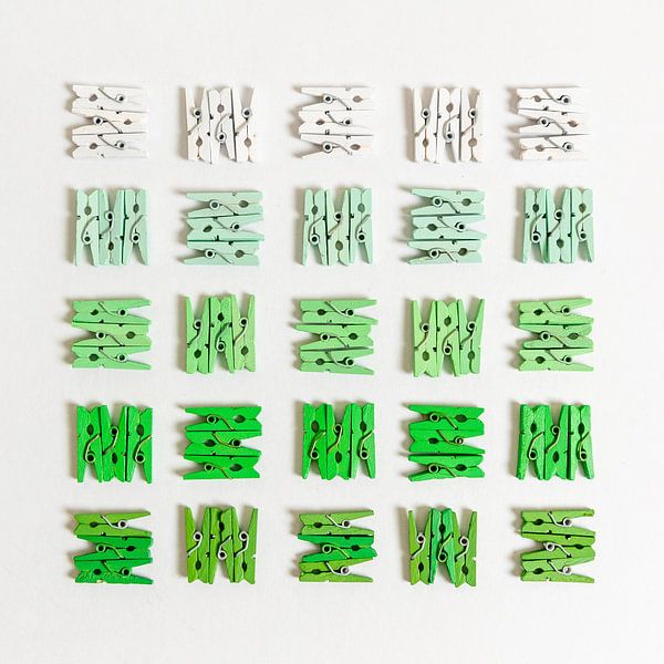 Squeeze, Squeeze ... on the wall by Francisco Dorsman