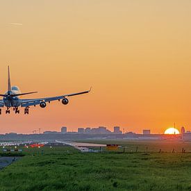 Landung einer Boeing 747 auf dem Flughafen Schiphol von Arthur Bruinen