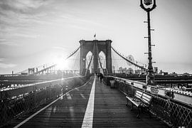 Brooklyn Bridge New York schwarz und weiß von Kiki Multem