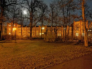 Ehemaliges Kutscherhaus der Wäscherei W. Spindler bei Nacht