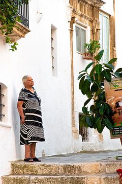 Locale bewoonster van Puglia, Ostuni van Bianca ter Riet