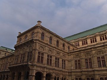 Side wing of the Vienna Opera by Timon Schneider