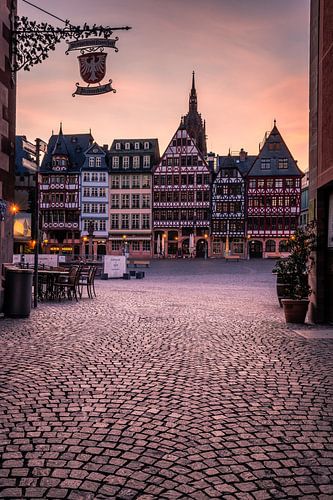 Frankfurt Römerberg met stadswapen