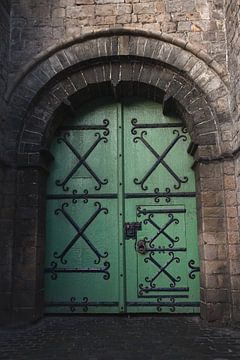 The gate of Gravensteen castle in Ghent | Belgium by Laura Dijkslag