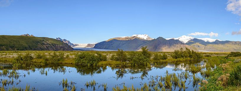 Svinafellsjokull and Skaftafellsjokul glaciers meltwater by Sjoerd van der Wal Photography