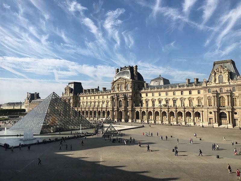 Paris by Hello Pompoyo