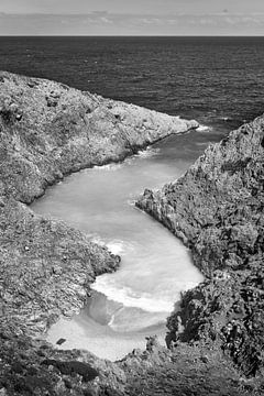Seitan Limania Bay op Kreta in Griekenland. Zwart-witfoto. van Manfred Voss, Schwarz-weiss Fotografie