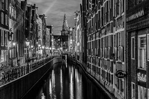 Canal d'Amsterdam dans la soirée. sur Mario Calma