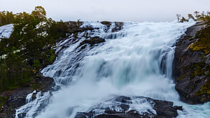 Wasserfall Nykkjesoyfossen, Vestland, Norwegen