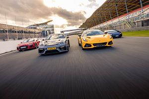 Duell zwischen Porsche GT4RS, Lotus Emira, Audi R8, Huracan STO