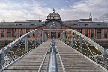 De oude visafslag in zacht avondlicht - Mooi Hamburg van Rolf Schnepp