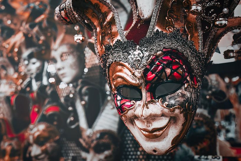 Portrait d'un masque vénitien | Italie | photographie de voyage par Laura Dijkslag