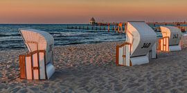 Strandkörbe am Strand von Zingst bei Sonnenuntergang von Markus Lange