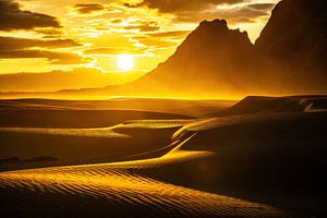 Der goldene Sand am Strand von Vestrahorn