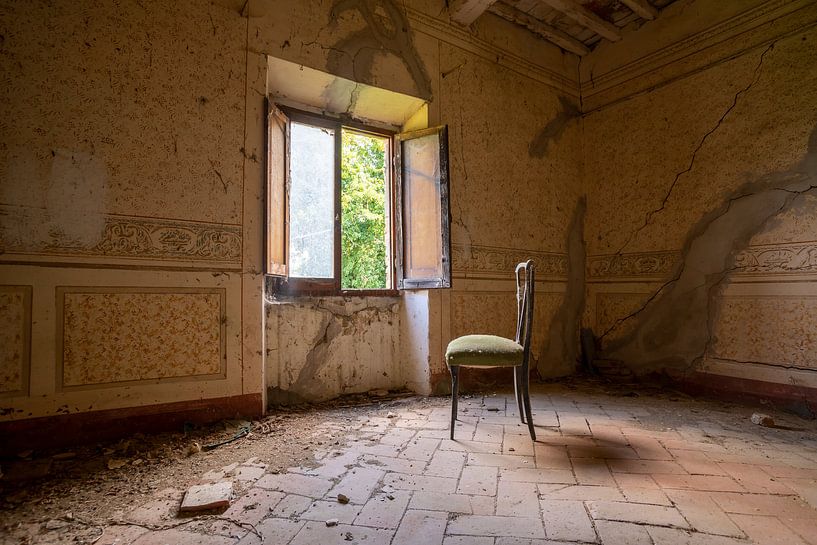Why do you stand by the window, Abandoned to beauty and pride van Jaco Verheul