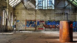An old factory hall by HGU Foto