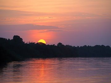 Coucher de soleil sur le fleuve Gambie sur Joost Doude van Troostwijk