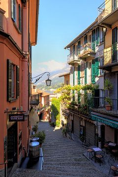 Salita Serbelloni, Bellagio, Comomeer, Italie van FotoBob