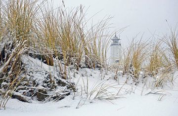 Winter Lighthouse Noordwijk (1) by Hans Vink
